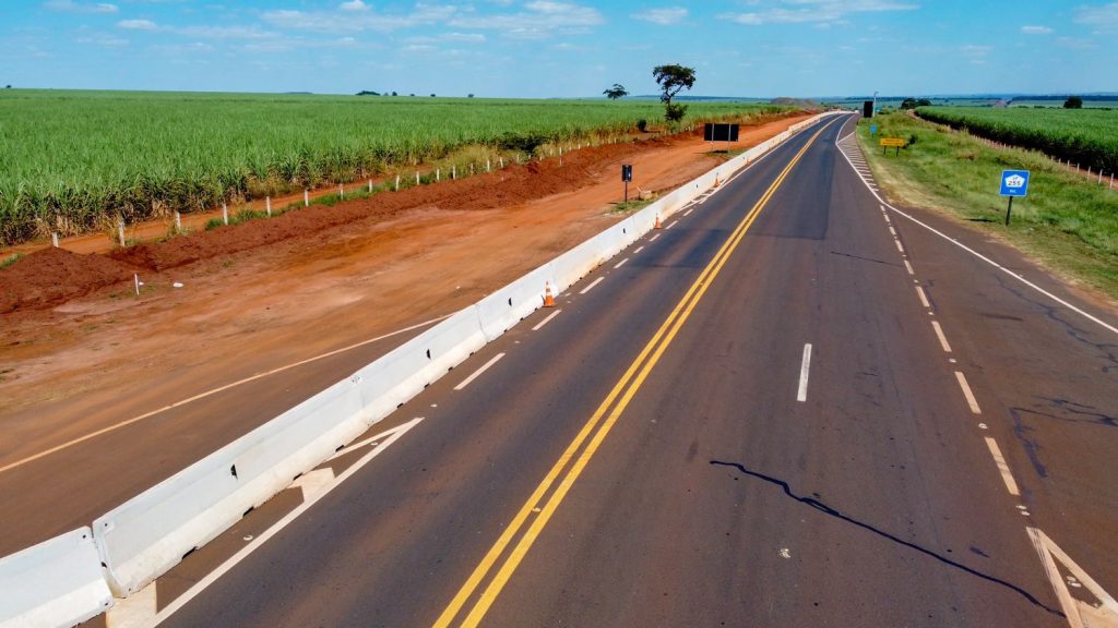 Foto: Barreira Segurvia em estrada