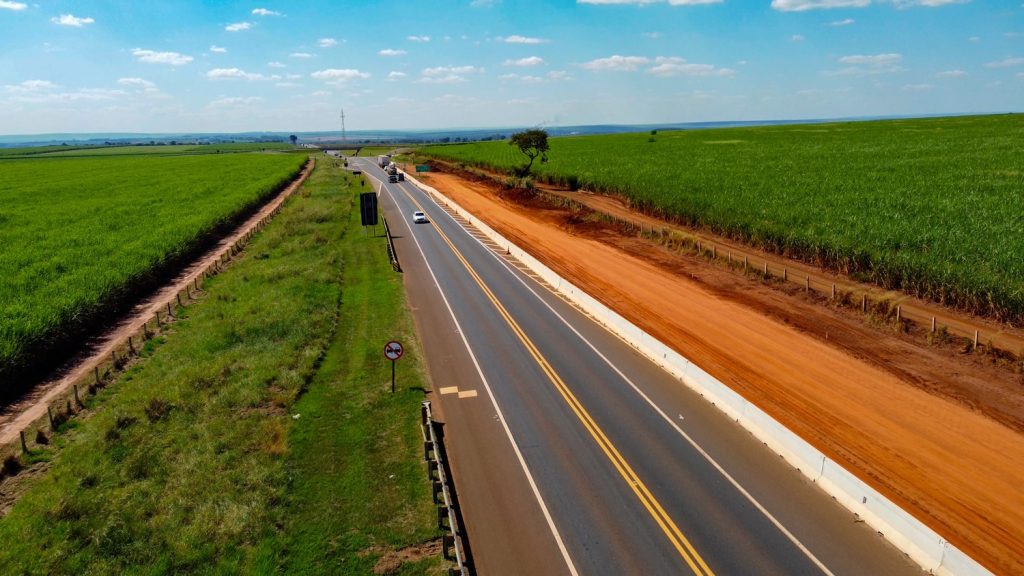 Foto: Barreira Segurvia em estrada
